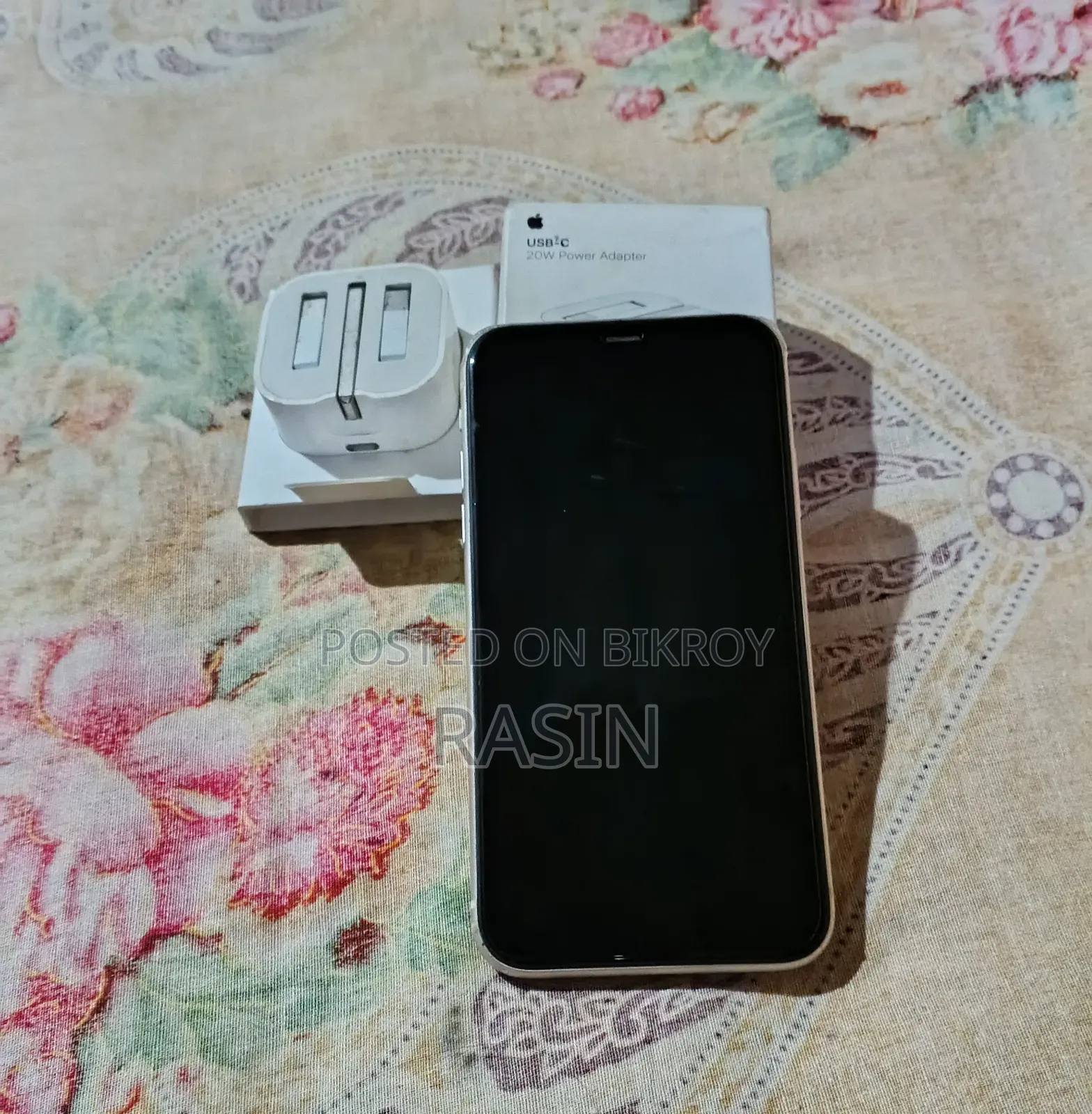 অ্যাপল আইফোন ১১ ১২৮ জিবি হোয়াইট