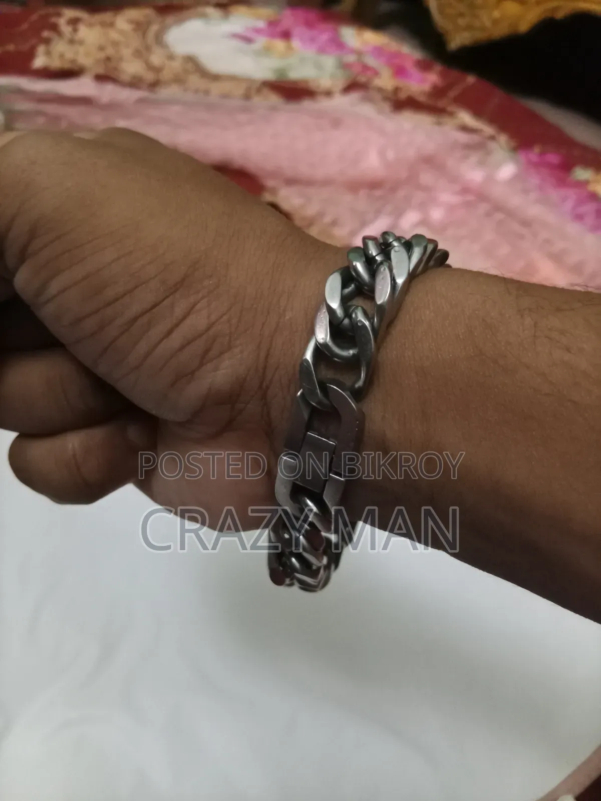 ওরিজিনাল ইস্টিলনেস ইস্টিল এর একটি ব্রেসলেট বিক্রি হবে