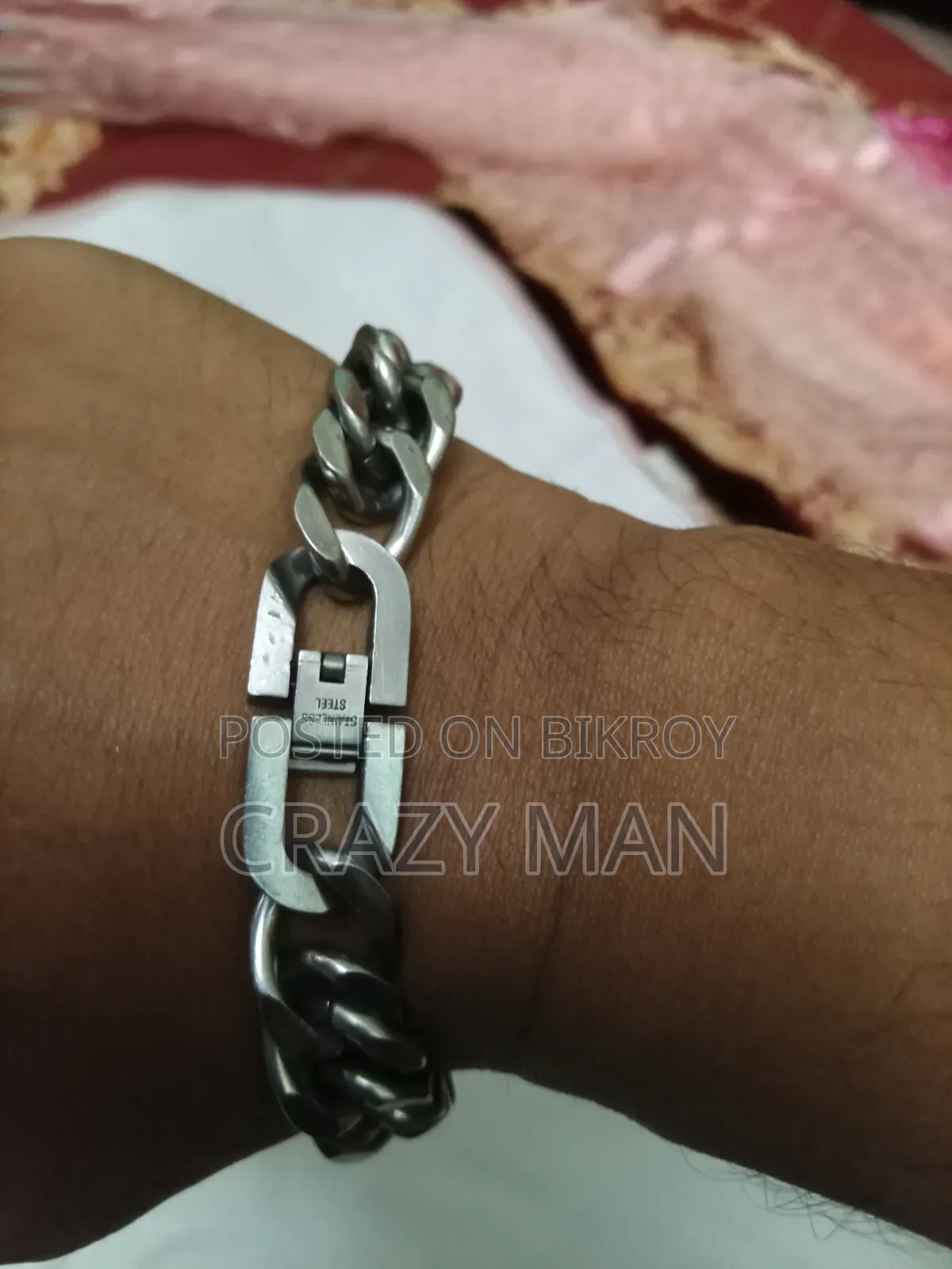 ওরিজিনাল ইস্টিলনেস ইস্টিল এর একটি ব্রেসলেট বিক্রি হবে