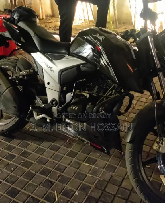 TVS Apache RTR 160 4V 2020 Black