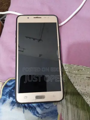 Samsung Galaxy J2 8 GB Gold