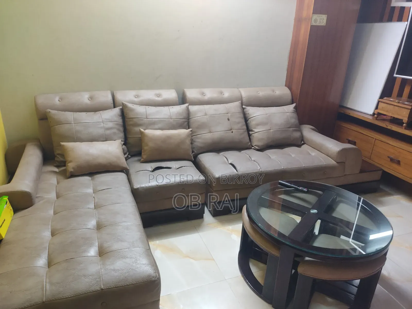 Sofa Set, Tabli
