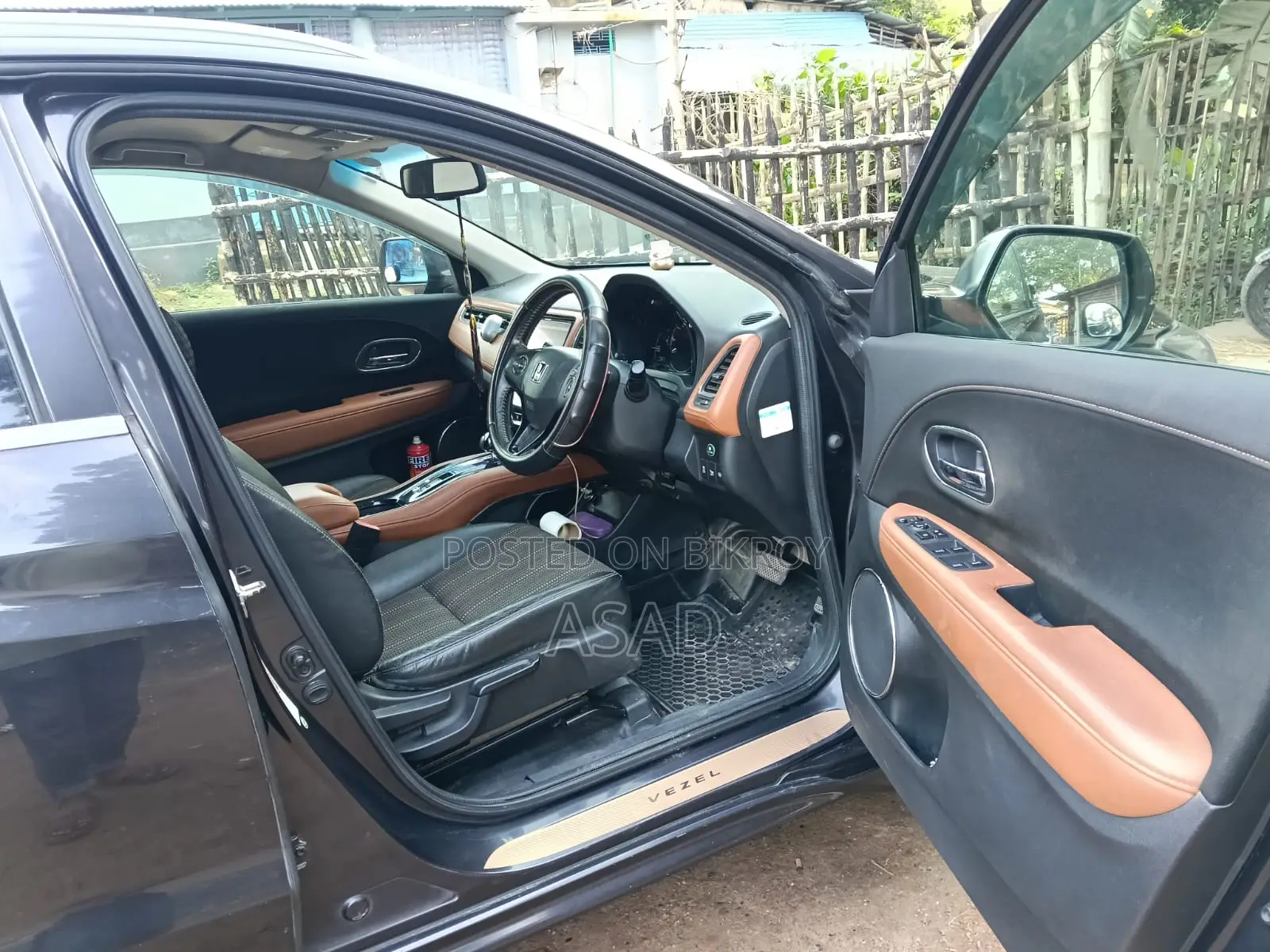 Honda Vezel 1.5 Hybrid All Wheel Drive 2014 Black
