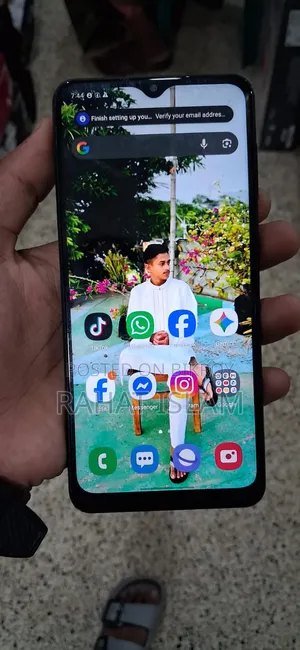 Samsung Galaxy A12 64 GB Black