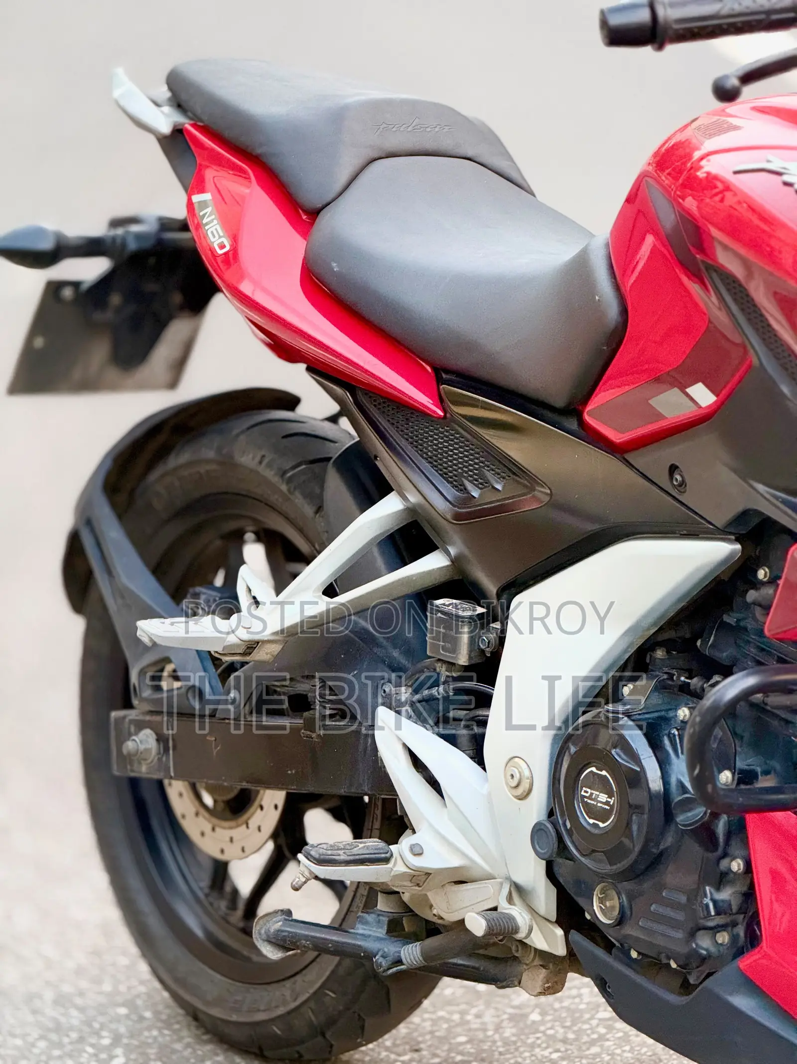 Bajaj Pulsar N160 2023 Red