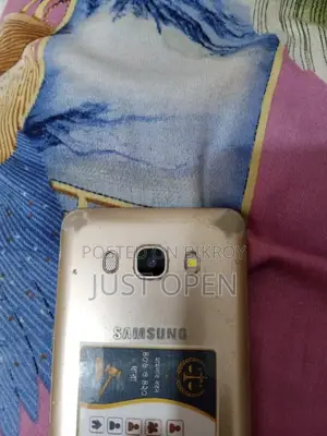 Samsung Galaxy J2 8 GB Gold