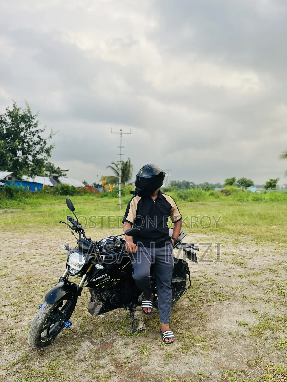 সুজুকি জিক্সার ২০২৪ কালো