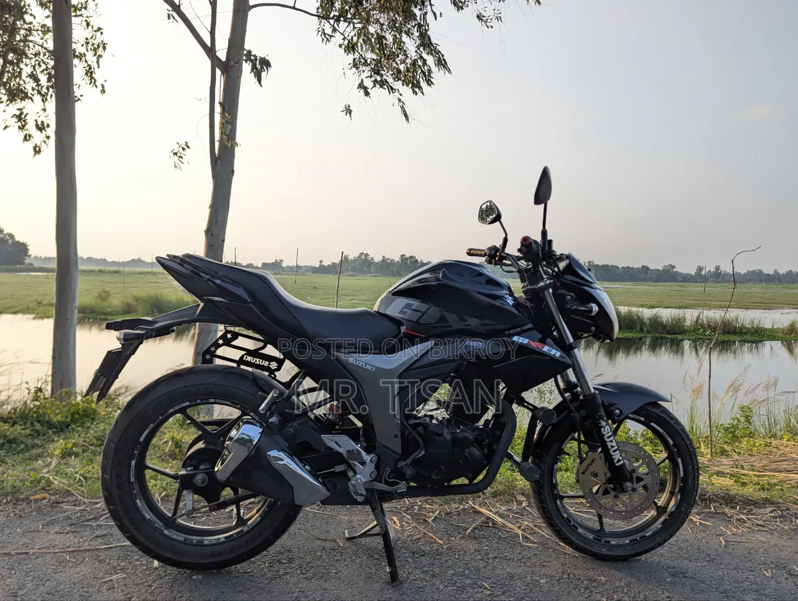 সুজুকি জিক্সার ২০২২ ব্ল্যাক