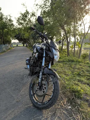 সুজুকি জিক্সার ২০২২ ব্ল্যাক
