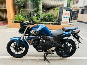 ইয়ামাহা এফজেডএস ভি২ ২০১৮ নীল