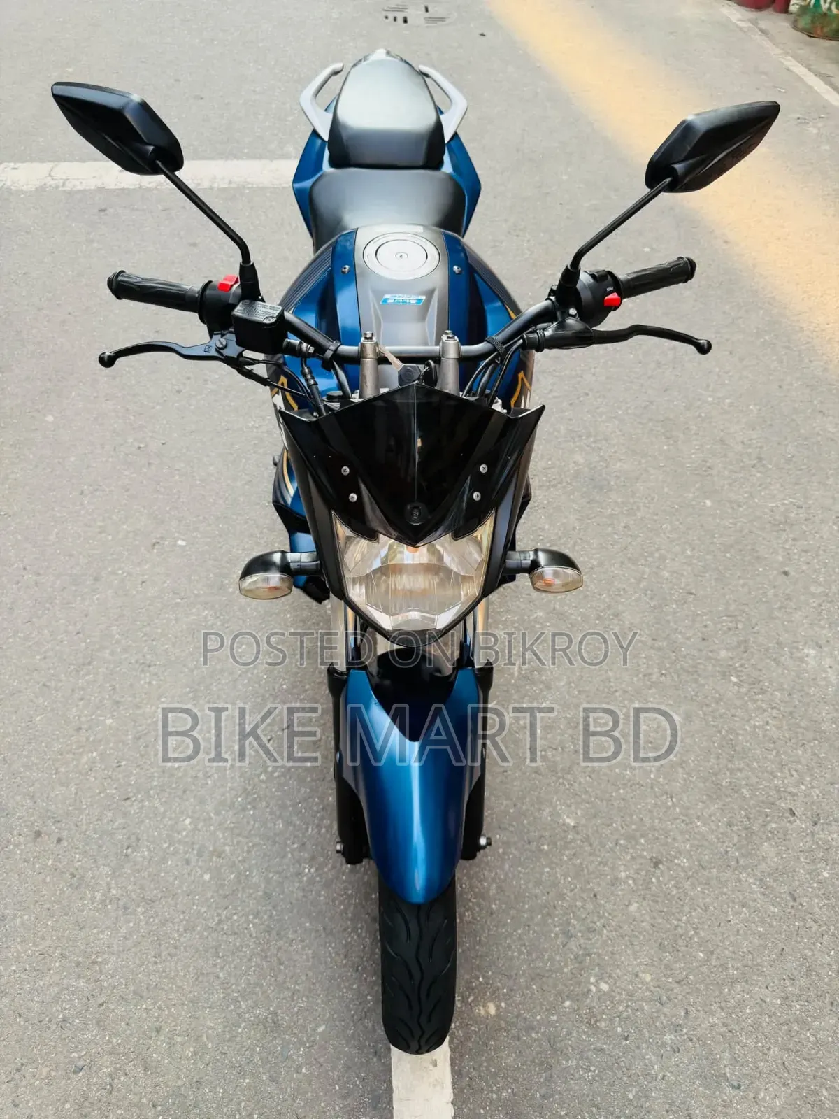 ইয়ামাহা এফজেডএস ভি২ ২০১৮ নীল