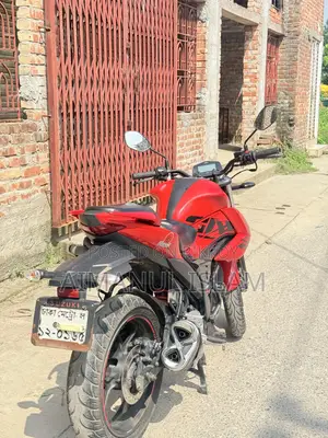 সুজুকি জিক্সার ২০২২ রেড