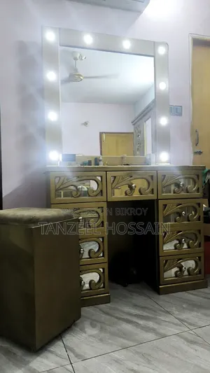 Luxurious Wood Almirah and Dressing Table
