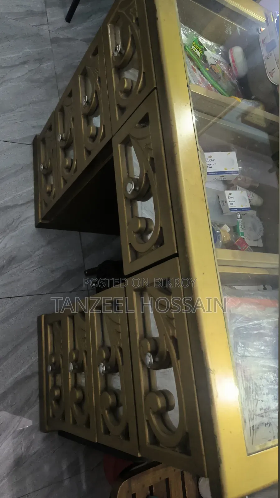 Luxurious Wood Almirah and Dressing Table