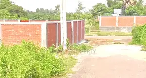 300ft Expressway 5 Katha Lake North at Sector-10