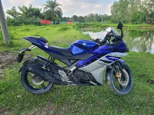 ইয়ামাহা আর১ ২০১৭ নীল