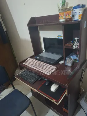 টেবিল চেয়ার
