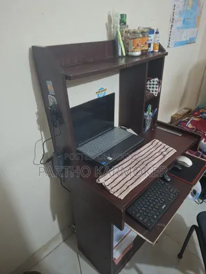 টেবিল চেয়ার