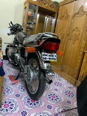 ইয়ামাহা ২০০৪ ব্রাউন