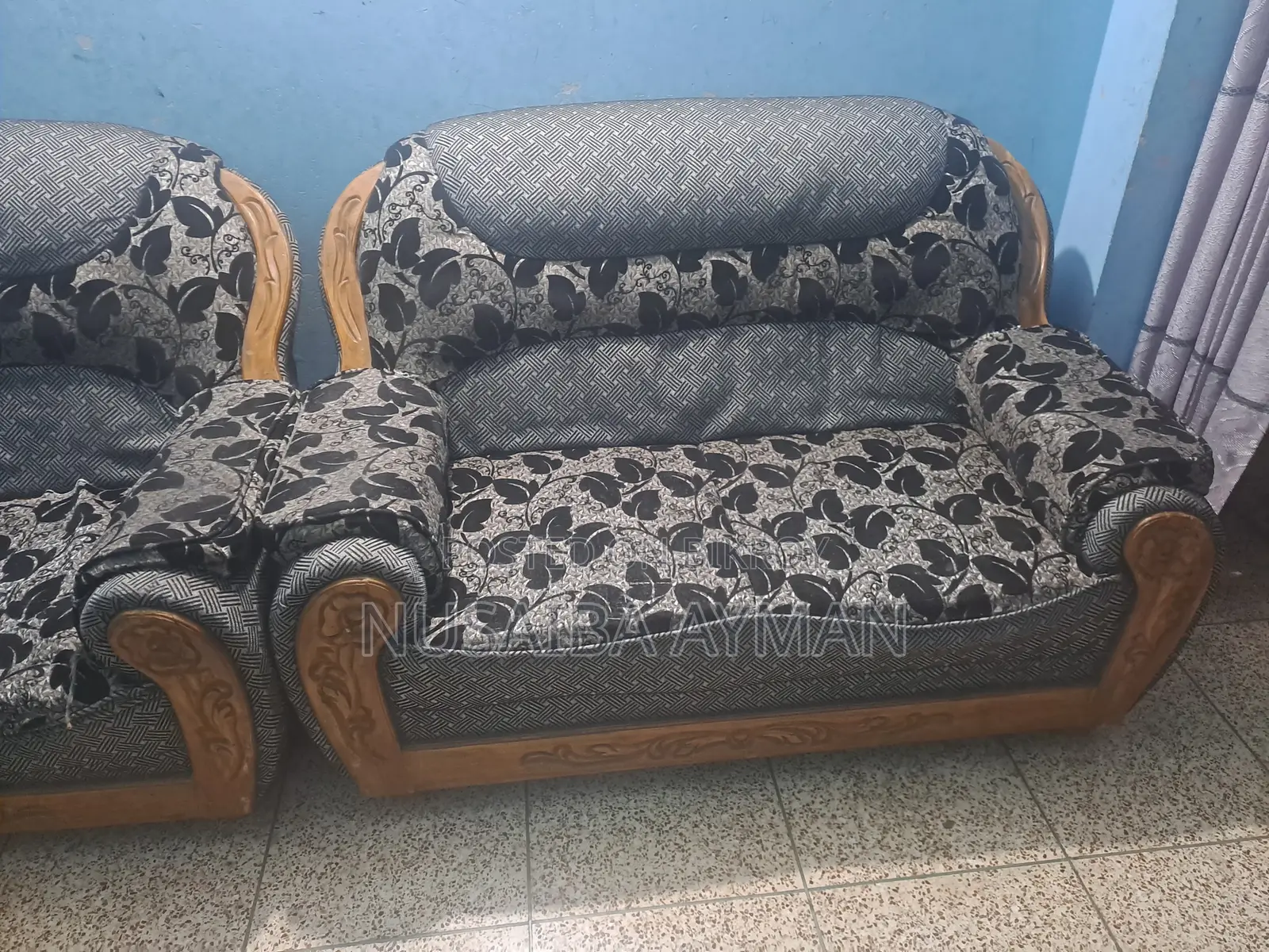 Luxurious Sofa Set