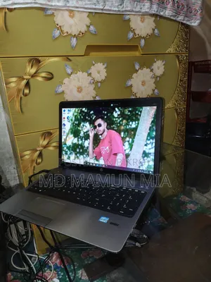 Laptop HP 15-fd1020ns 4GB Intel Core Ultra 7 SSHD+SSD 32GB