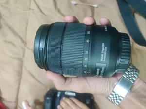 Canon EOS 700D