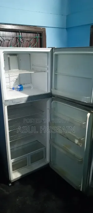 একটি বড় ফ্রিজ বিক্রি করা হবে ৩৪০ লিটার