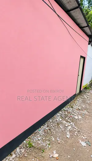 8 Bedroom House in Cornelhat for sale