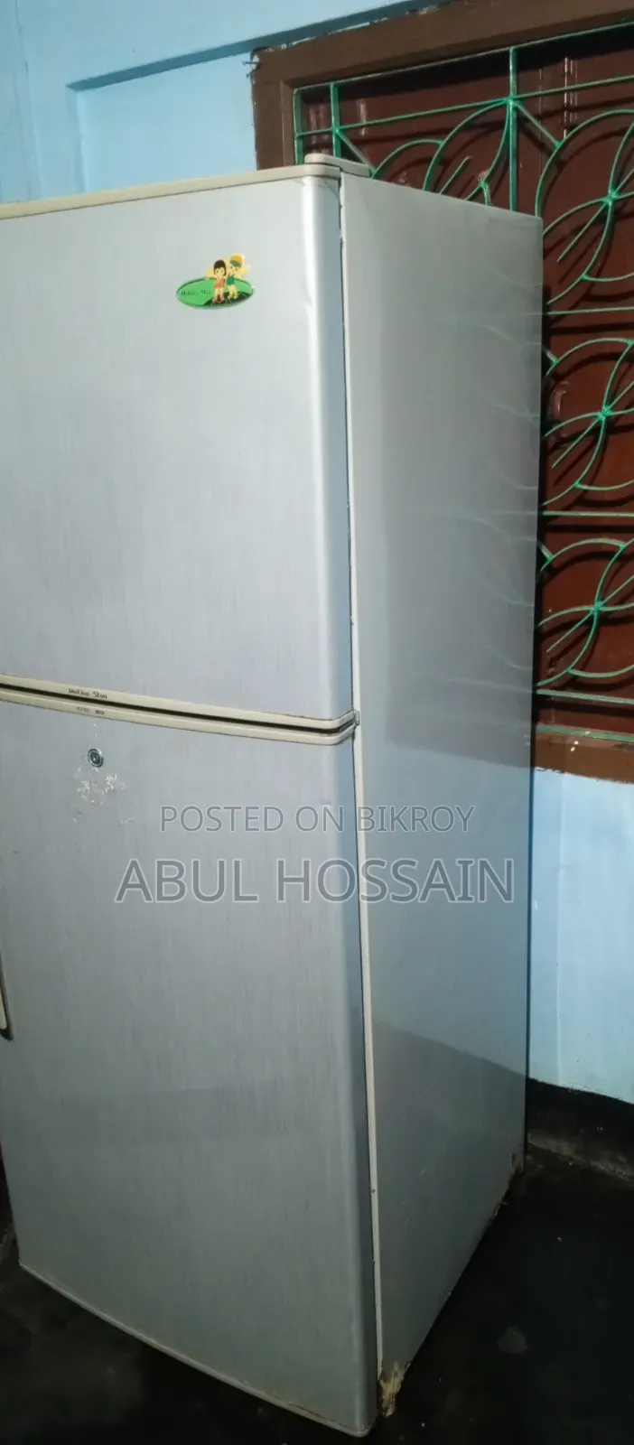 একটি বড় ফ্রিজ বিক্রি করা হবে ৩৪০ লিটার