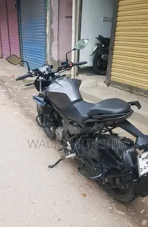 New Hero Xtreme 125R 2025 Black