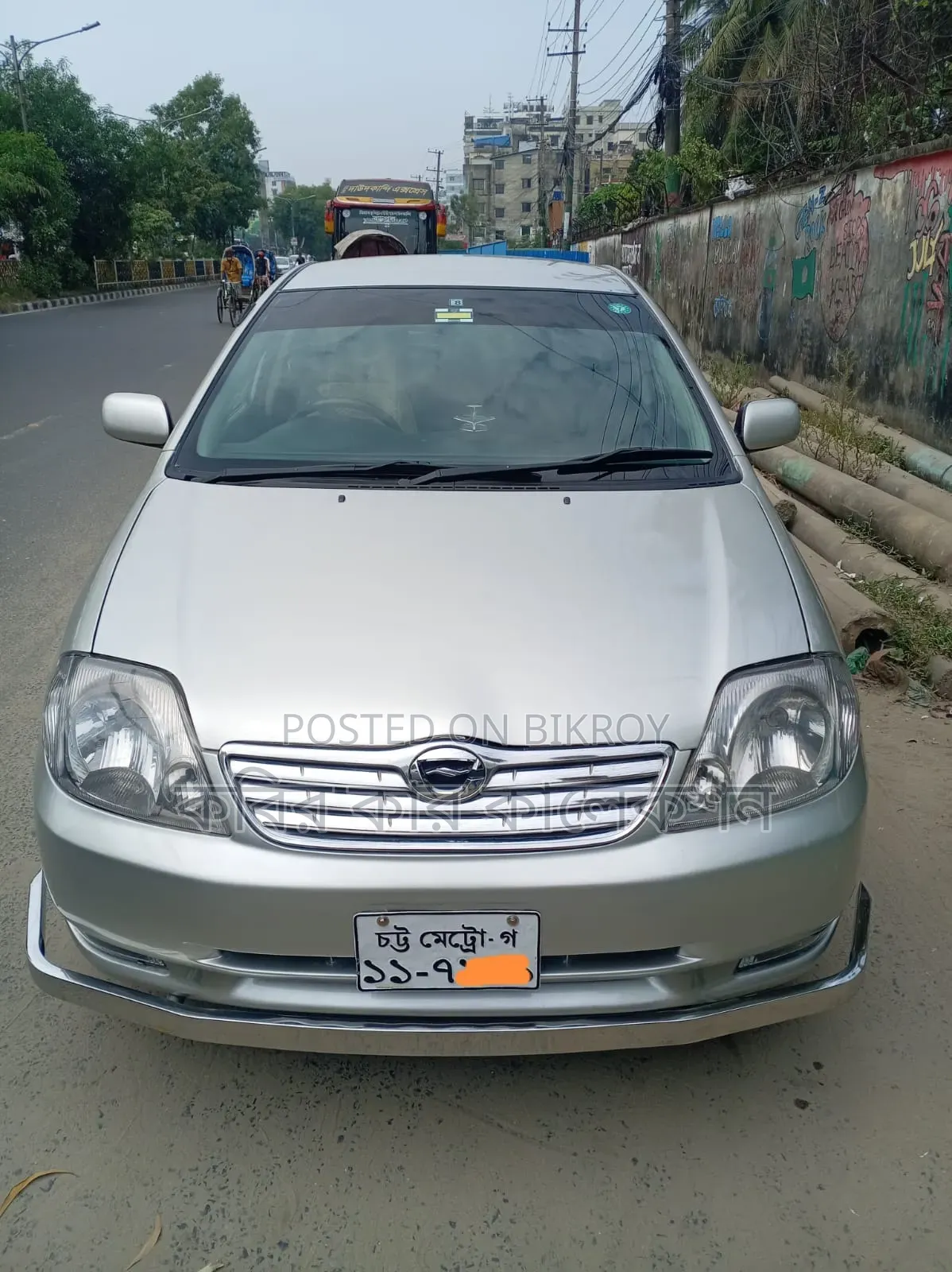 টয়োটা করোল্লা ২০০২ সিলভার