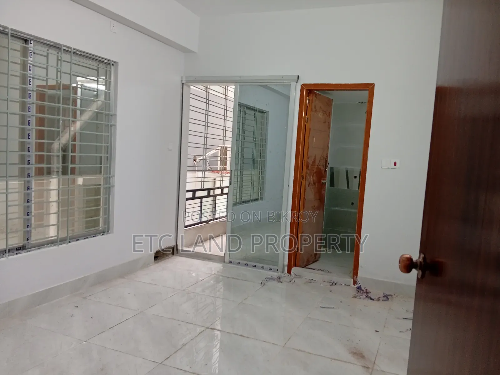 6 Bedroom Apartment in Monipur 60 Feet, Mirpur for sale