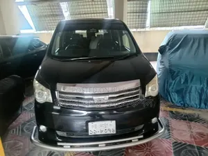টয়োটা নোয়া ২০১৩ ব্ল্যাক
