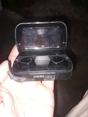 ইয়ার বাডস টিডব্লিউএস এম১০