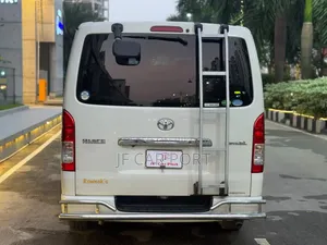 টয়োটা হাইএচ ২০১৯ হোয়াইট