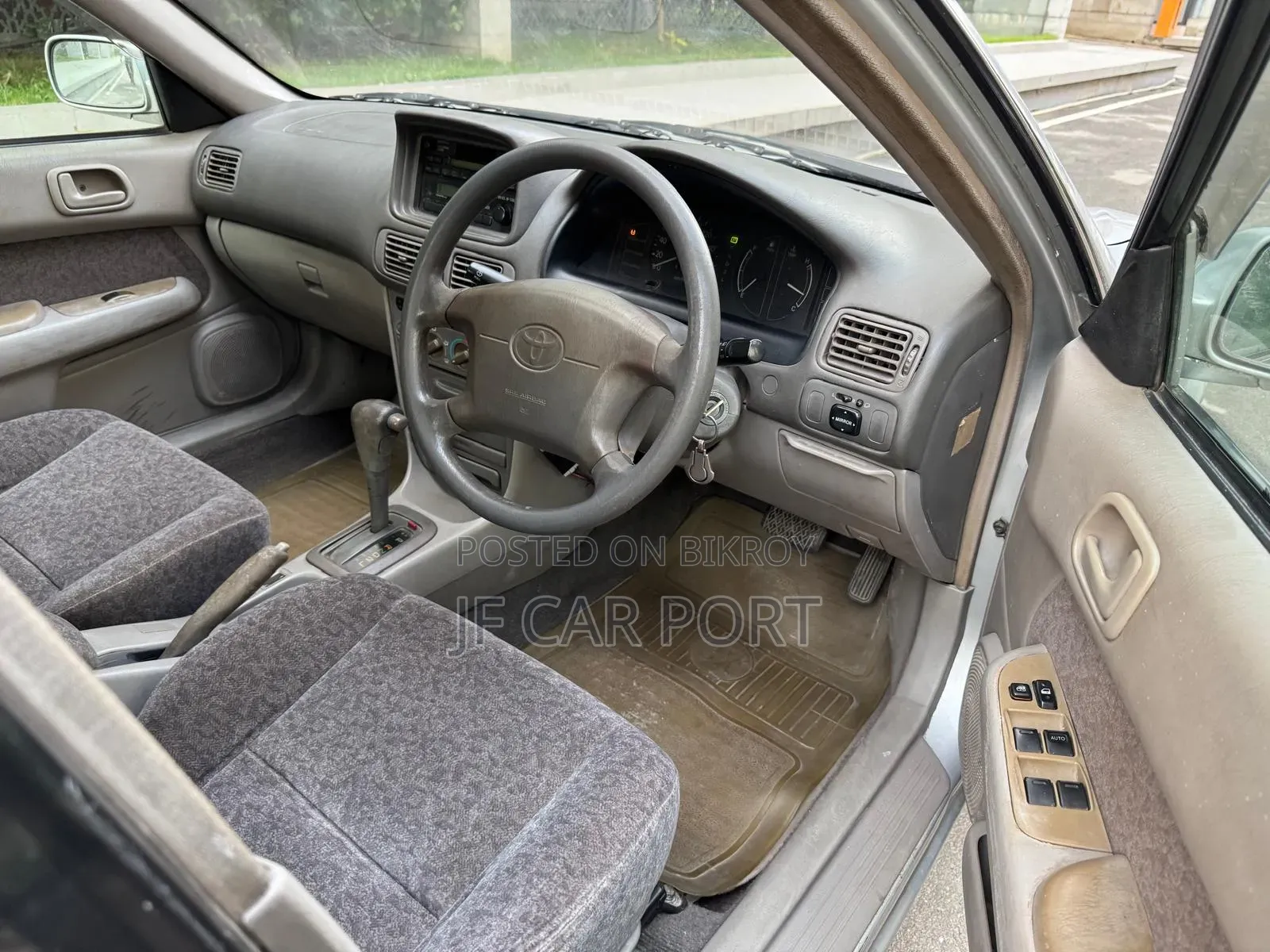 Toyota Corolla X 1.3 2000 Silver
