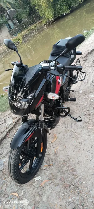 বাজাজ পালসার ১৫০ ২০২৩ ব্ল্যাক