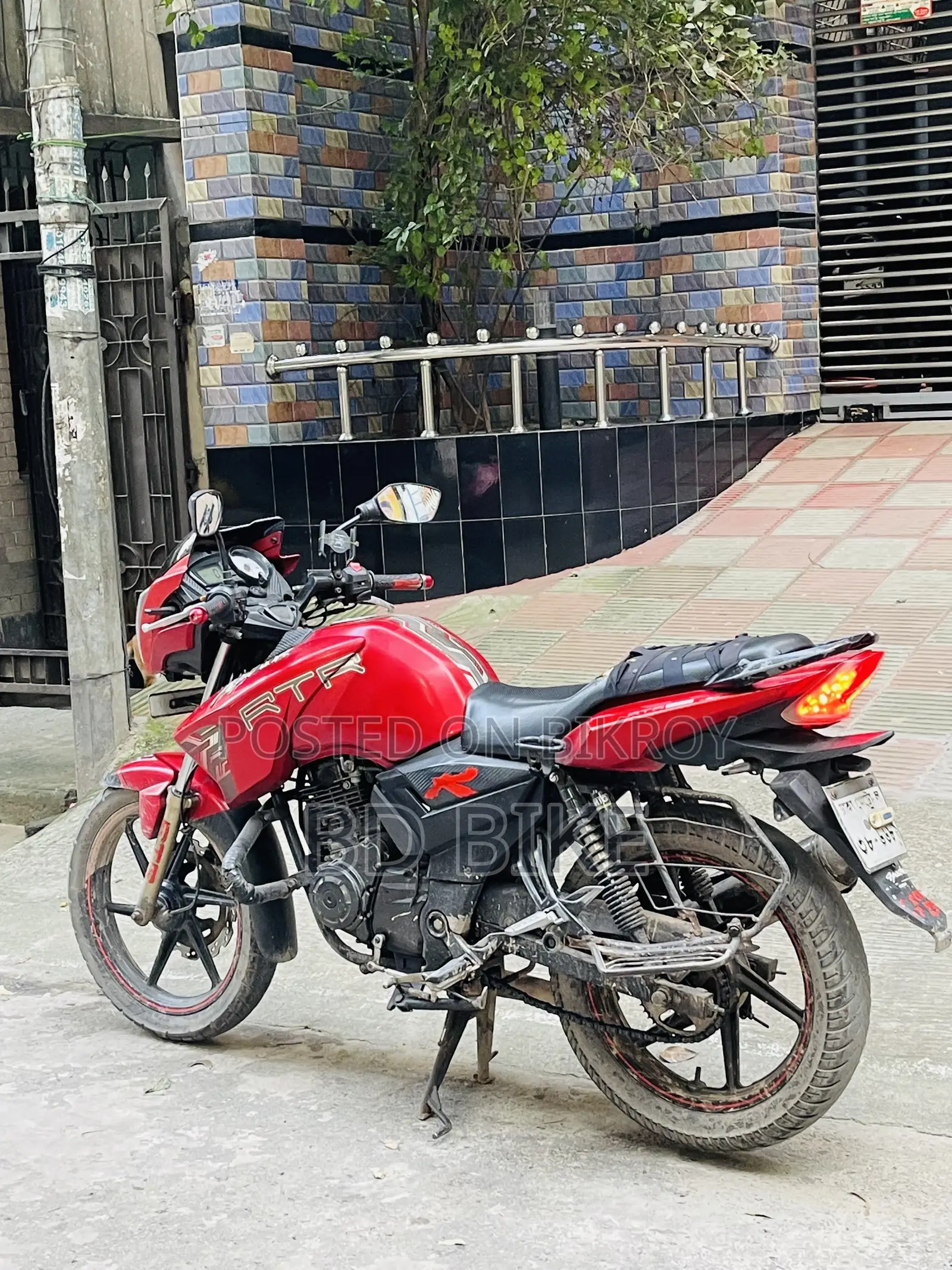 TVS Apache RTR 160 2V 2018 Red