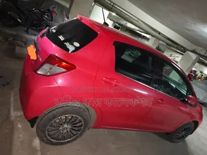 Toyota Vitz 2011 Red