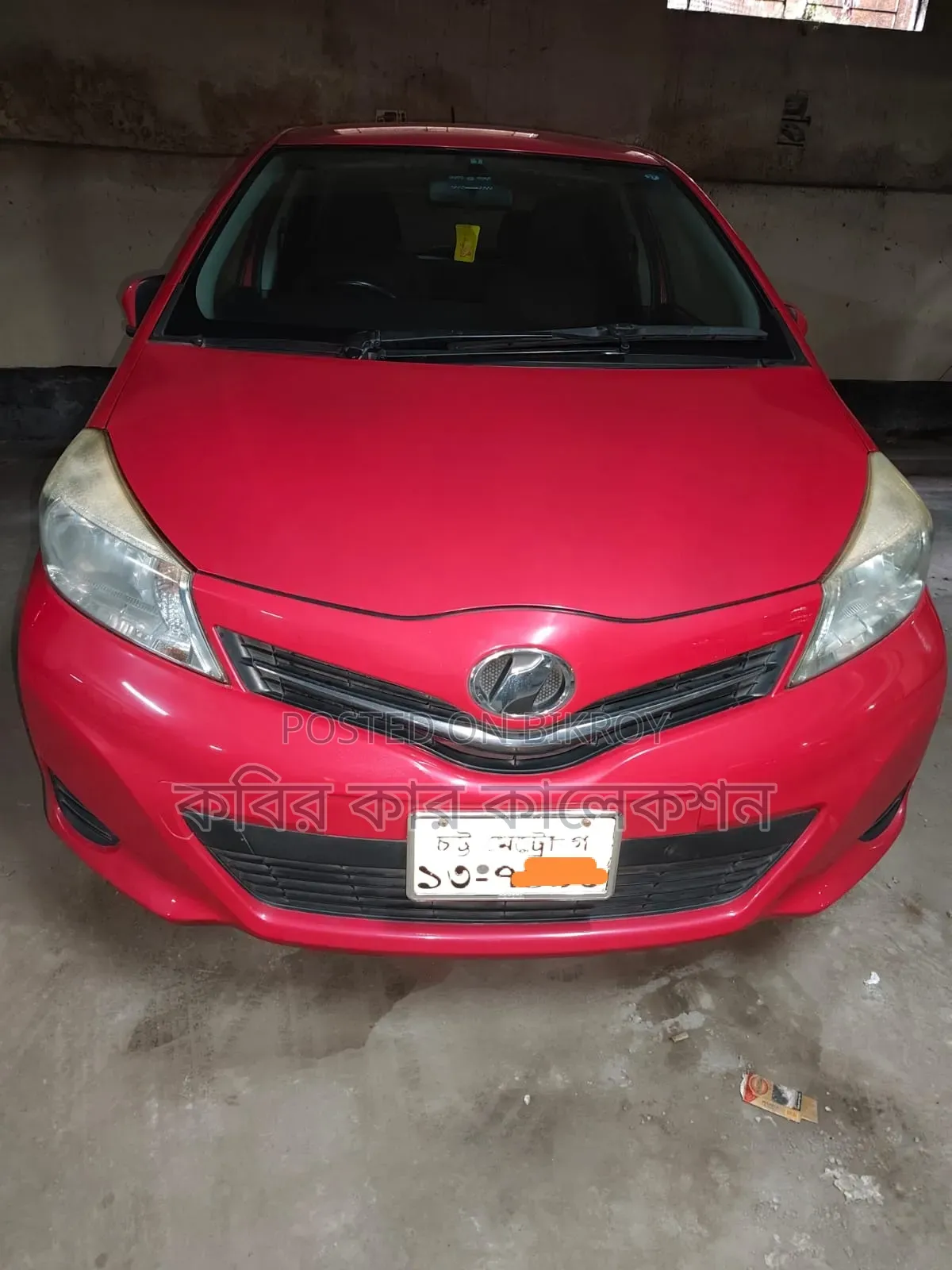Toyota Vitz 2011 Red
