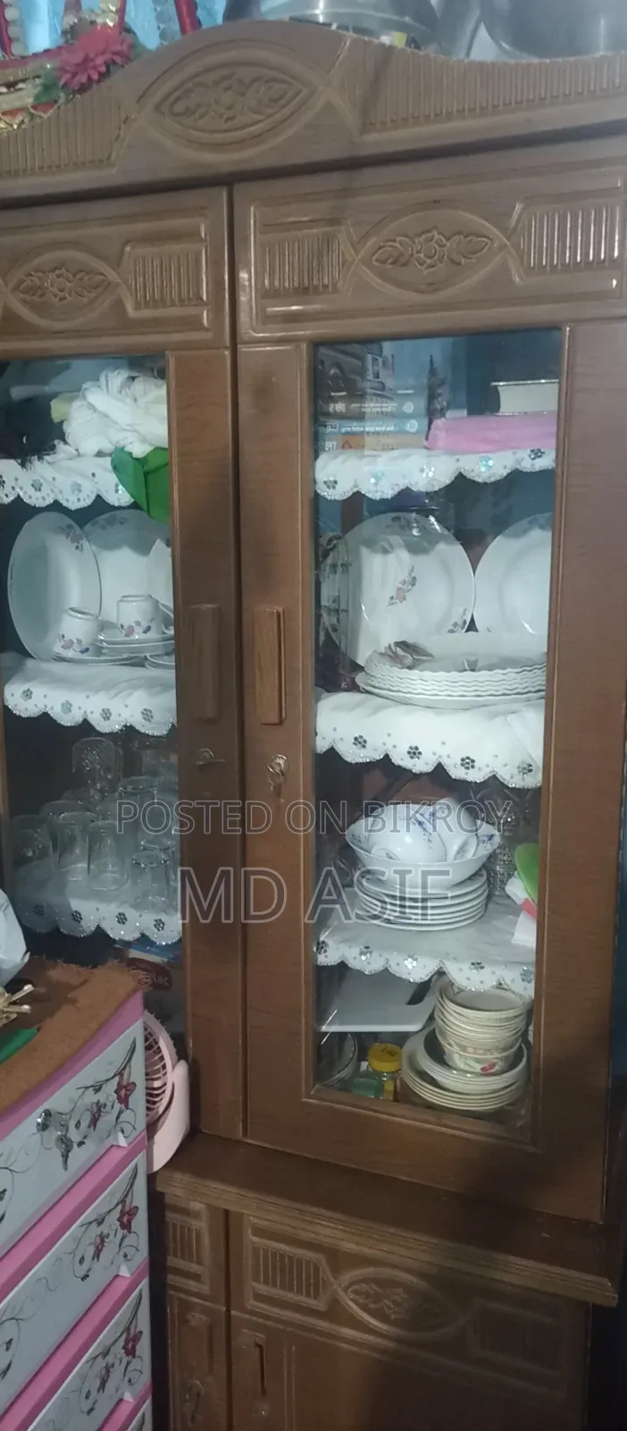 কাঠের সুটকেস