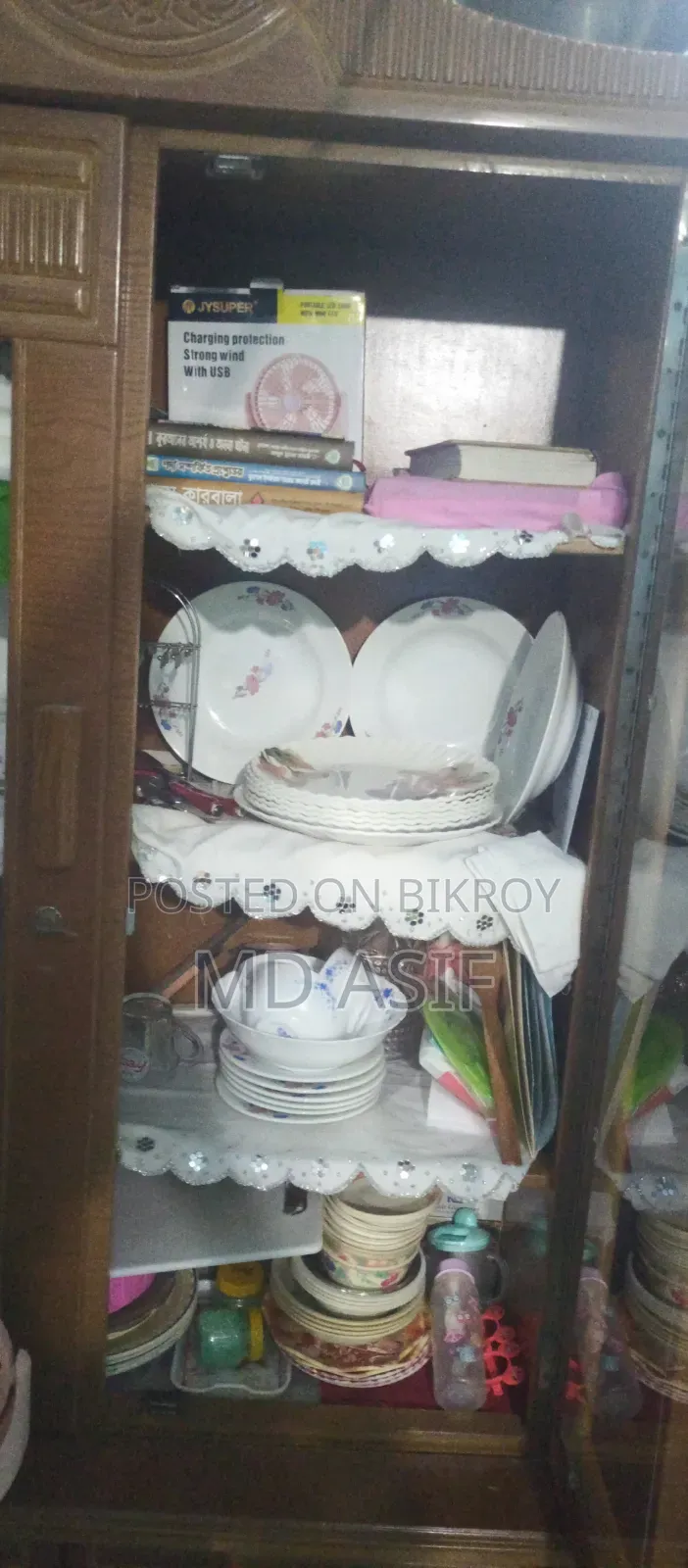 কাঠের সুটকেস