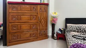 আসবাবপত্র বিক্রি। আপনার কোনো প্রশ্ন থাকলে এই নম্বরে কল করুন