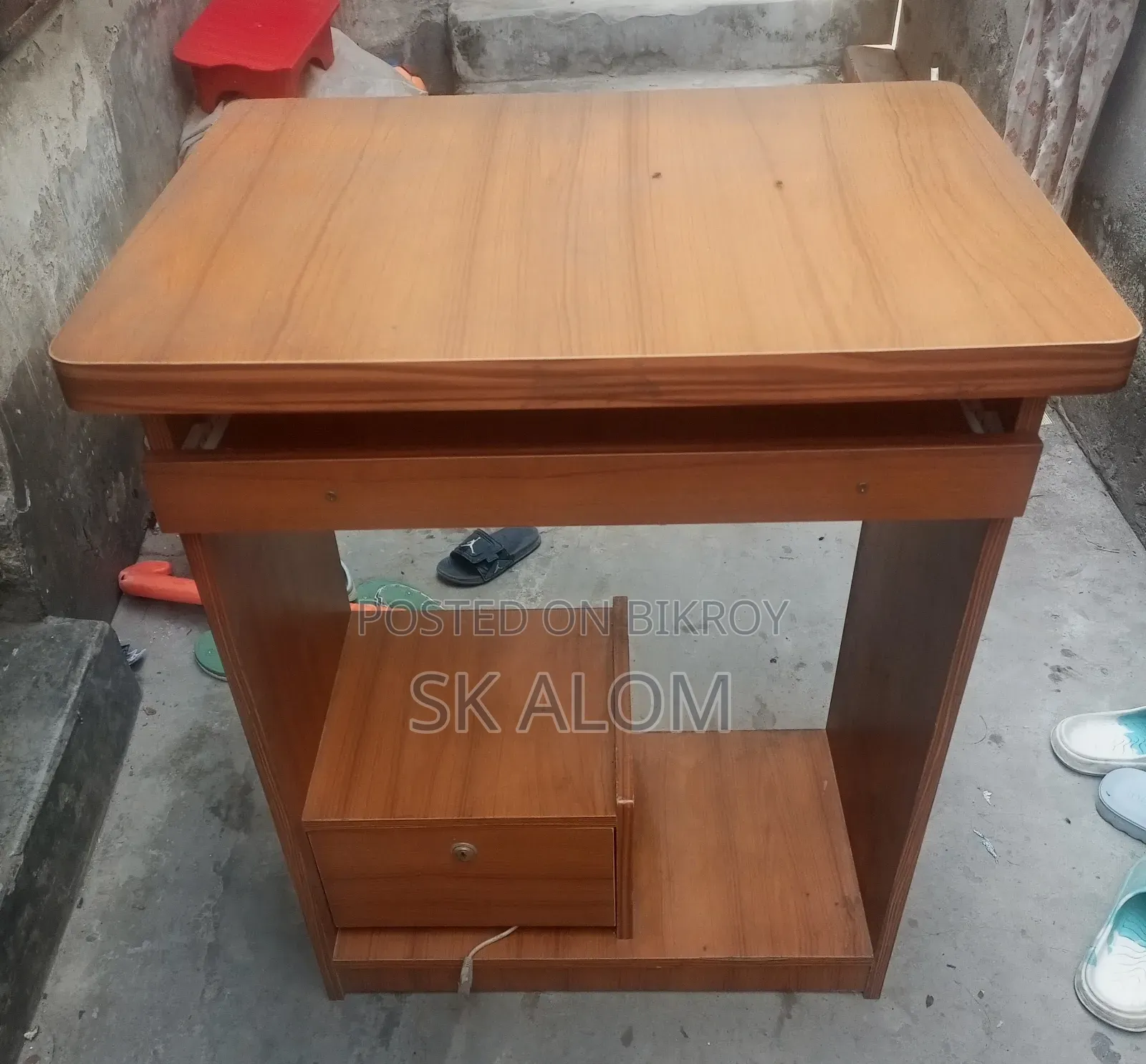 Desktop Computer Table Condition Good