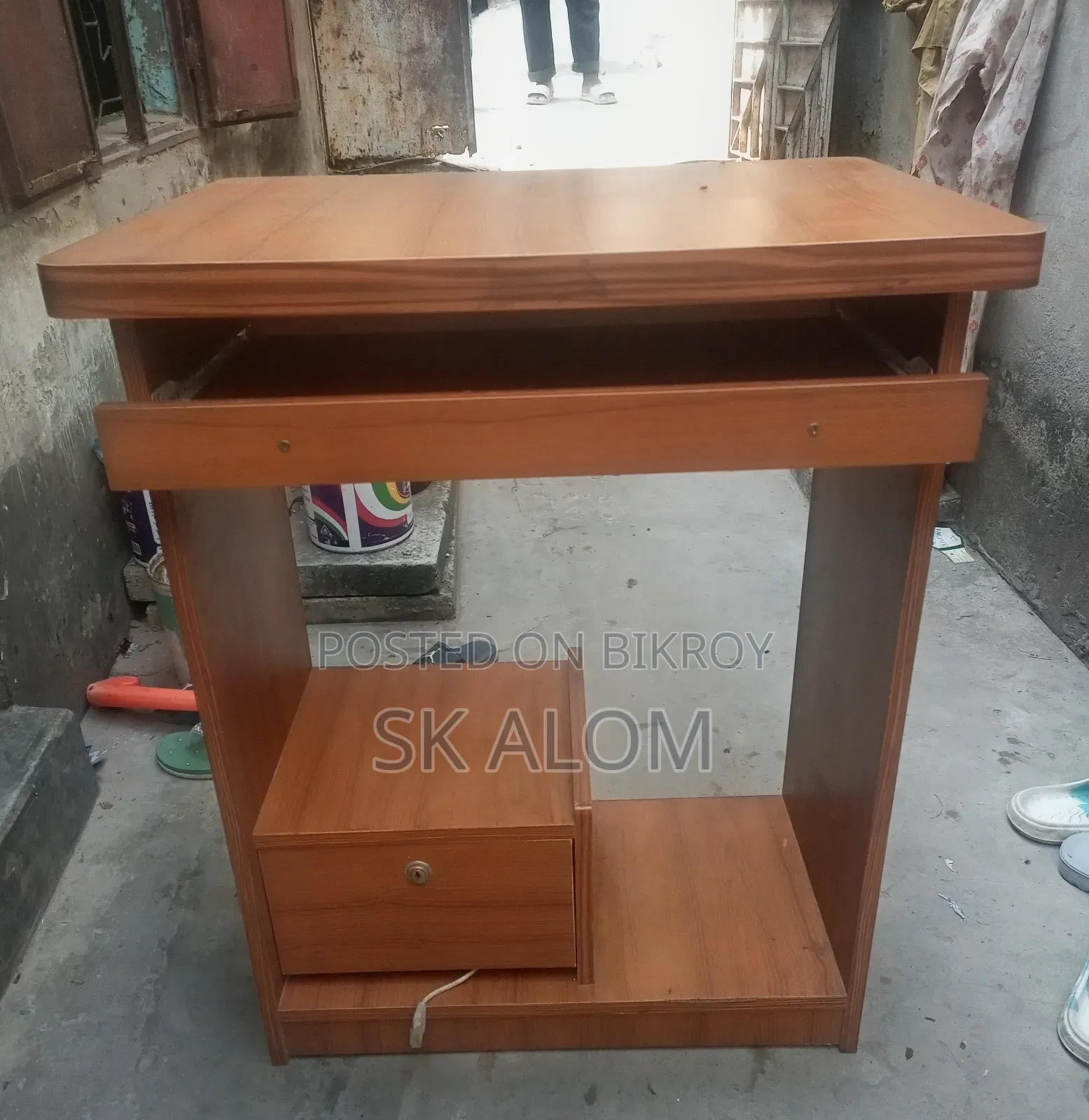 Desktop Computer Table Condition Good