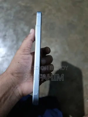 আইকিউও ২৫৬ জিবি সাদা