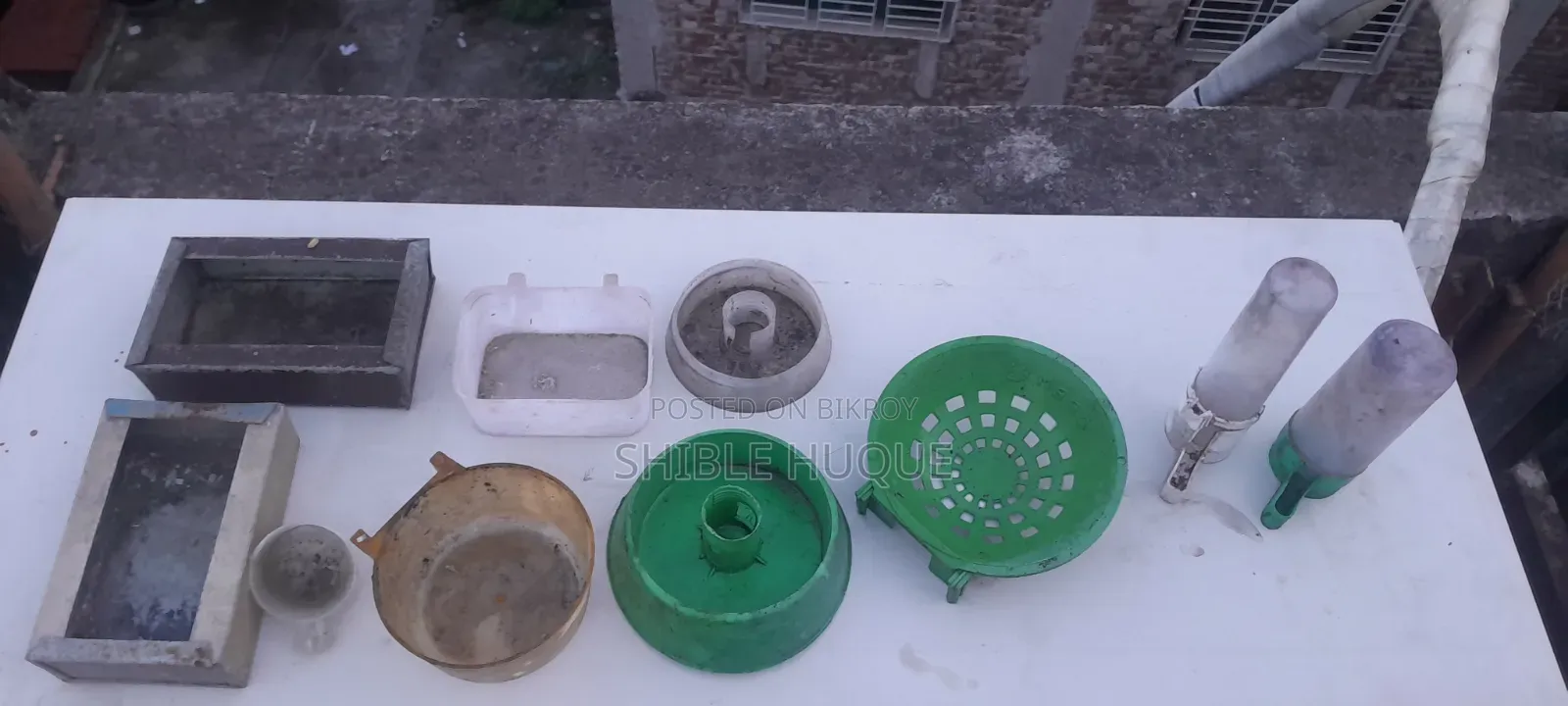 Bird Food Pot