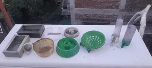 Bird Food Pot