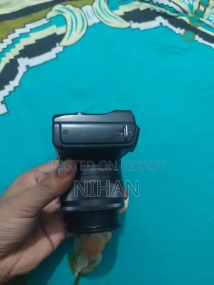 Canon M200