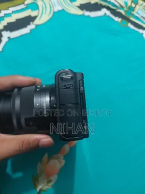 Canon M200